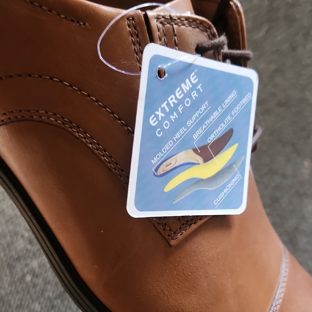 Clarks Men's Tan Burnished Cap-Toe Derby Lace Shoes - Picture 4 of 4